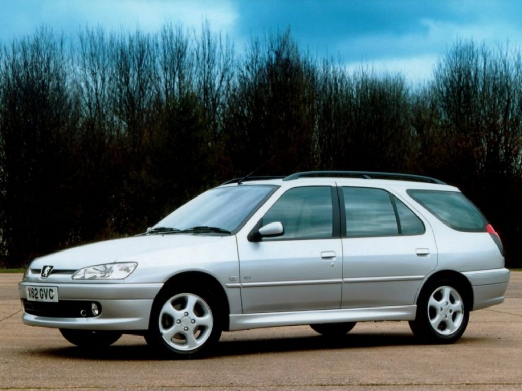 Peugeot_306_Wagon_1997.jpg